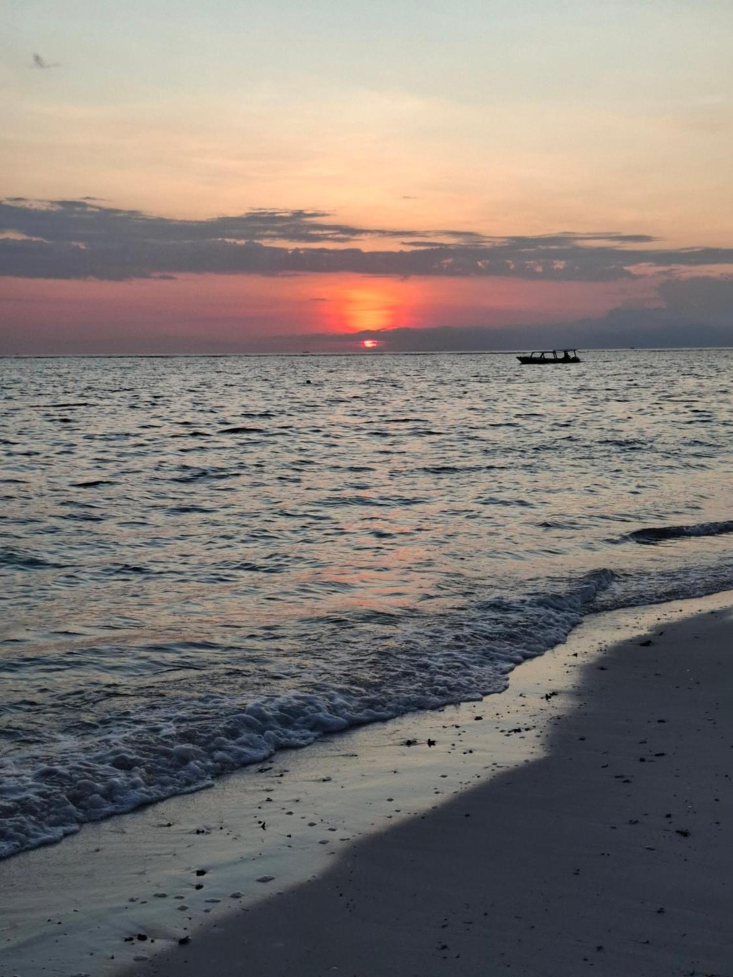 Mandala Beach Healing Rooms Gili Air Kültér fotó